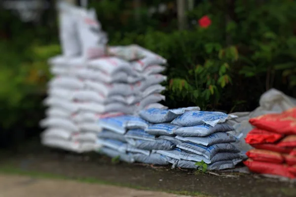 販売のための庭の土の袋 — ストック写真