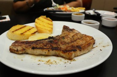 domuz pirzolası biftek ızgara