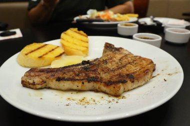 domuz pirzolası biftek ızgara