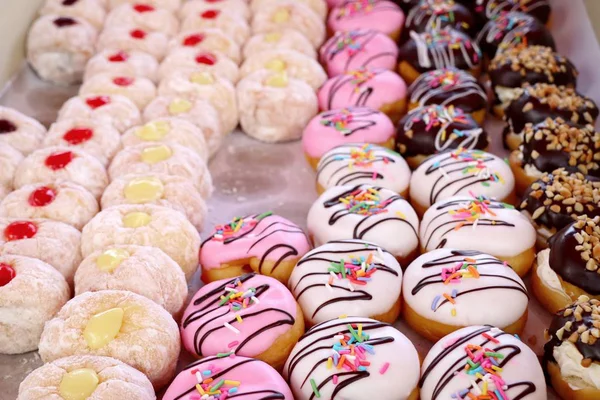 Сладкие Пончики Улице Еды — стоковое фото