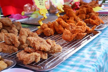 Kızarmış piliç Market