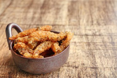 Kızarmış balık Beyaz Susam ile