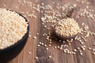 yığın organik quinua tohumları