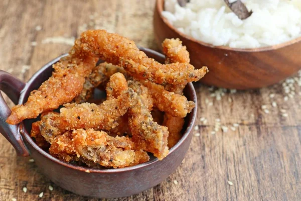 Kızarmış balık Beyaz Susam ile