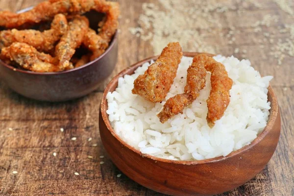 Pescado Frito Con Sésamo Blanco — Foto de Stock