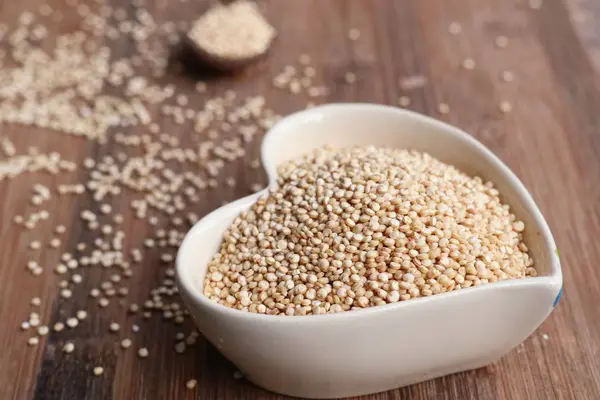 yığın organik quinua tohumları