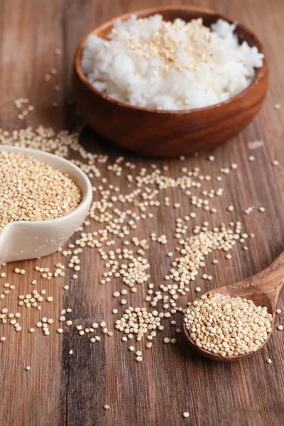 yığın organik quinua tohumları