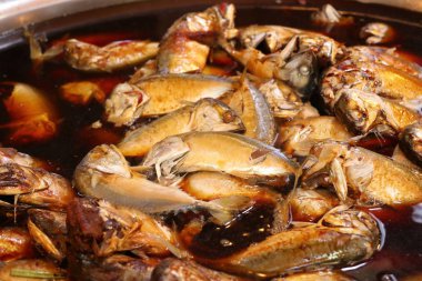 Haşlanmış balık sosu Market