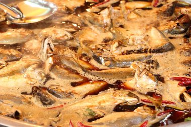 Haşlanmış balık sosu Market