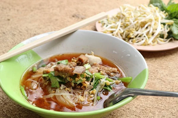 Demlenmiş Domuz çorbası köfte ile