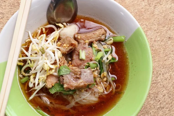 Demlenmiş Domuz çorbası köfte ile