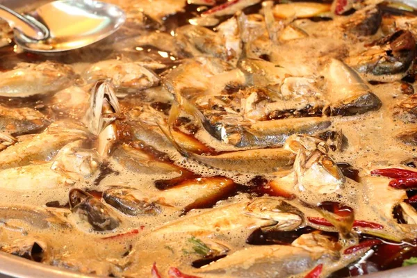 Haşlanmış balık sosu Market