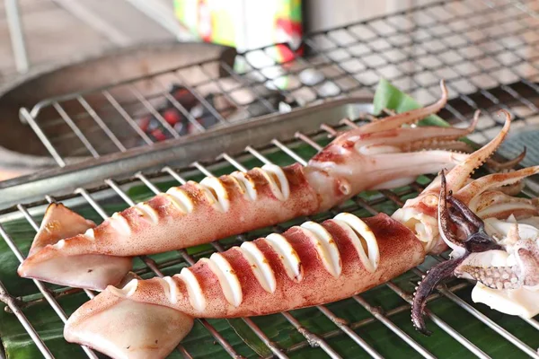 Izgara kalamar sokak gıda