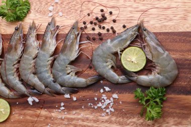 Pişirmek için Taze Karides