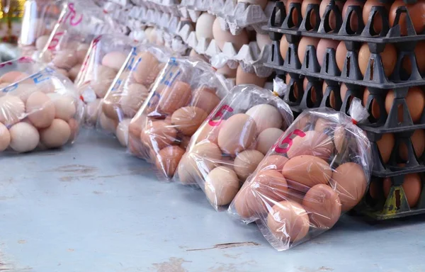 kahverengi yumurta içinde belgili tanımlık çarşı