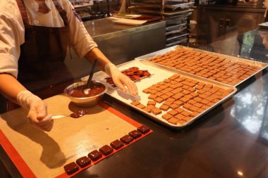 Tatlı çikolata yapma