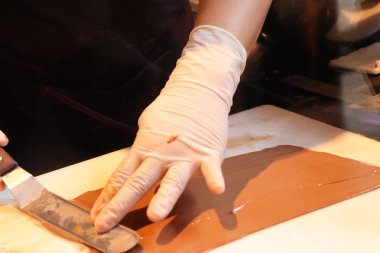 Tatlı çikolata yapma