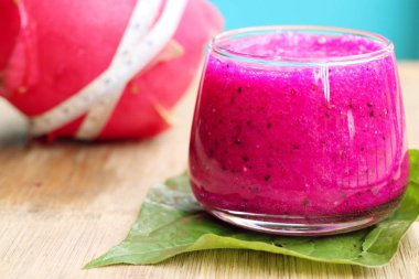 Dragon meyve suyu smoothies