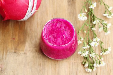 Dragon meyve suyu smoothies