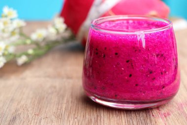 Dragon meyve suyu smoothies