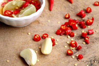 Limonlu biberli balık sosu