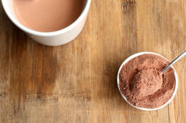 anlık çikolata tozu ile