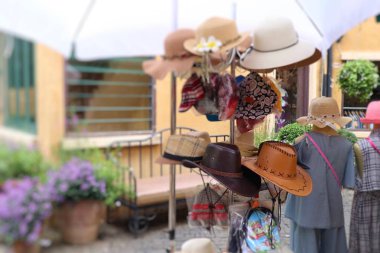 Satılık şapka örgü