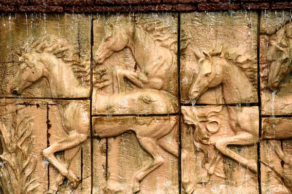 Statue Decorating Waterfall Garden — Stock Photo, Image