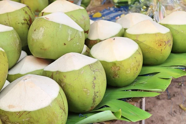 Kokosowy Sprzedawcy Uliczni — Zdjęcie stockowe