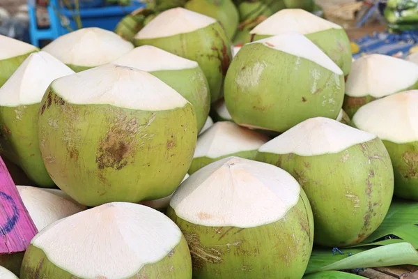 Kokosowy Sprzedawcy Uliczni — Zdjęcie stockowe