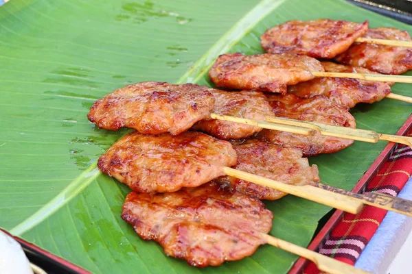 屋台の豚肉をローストします — ストック写真