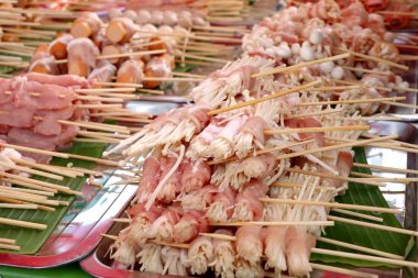 Pastırma rulo mantar ile