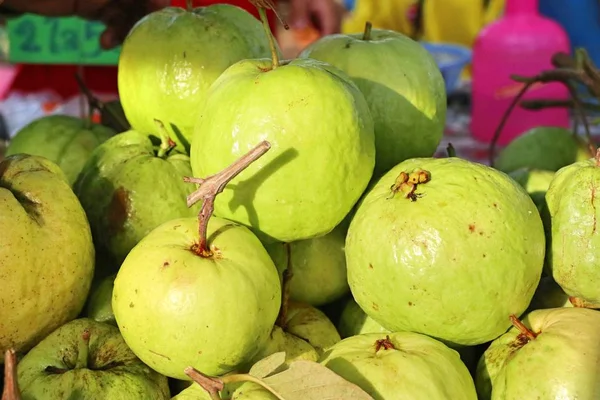 Owoc Guawy Sprzedawcy Uliczni — Zdjęcie stockowe