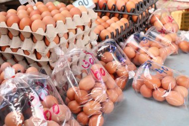 kahverengi yumurta içinde belgili tanımlık çarşı