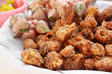 Fermente pork kızarmış pilav baharatlı ile