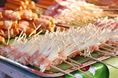 Pastırma rulo mantar ile