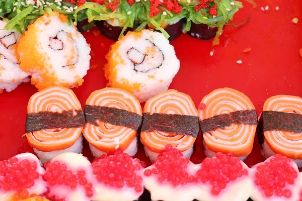 Smaczne Sushi Sprzedawcy Uliczni — Zdjęcie stockowe