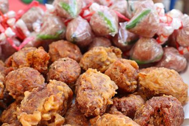 Fermente pork kızarmış pilav baharatlı ile