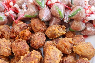 Fermente pork kızarmış pilav baharatlı ile