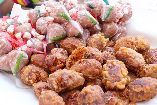 Fermente pork kızarmış pilav baharatlı ile