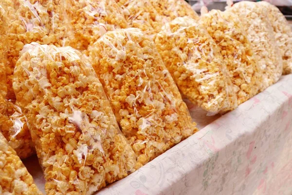 Patlamış mısır içinde belgili tanımlık çarşı