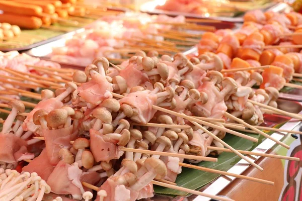 Pastırma rulo mantar ile