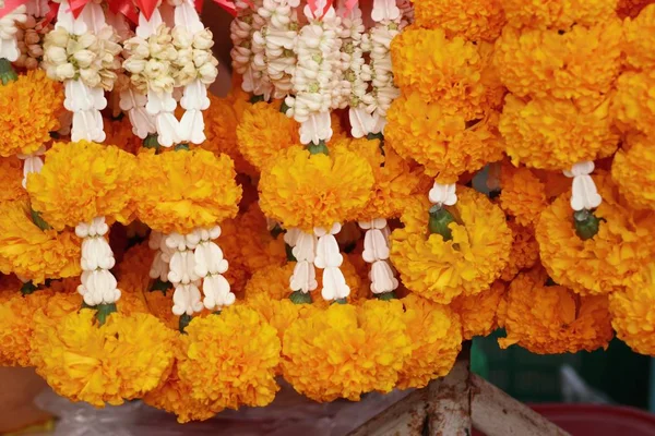 Blommor Garland Marknaden — Stockfoto