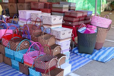 Plastik dokuma çanta el yapımı