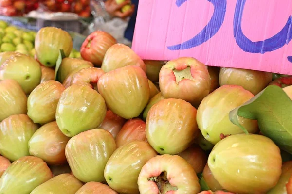 Rosenapfel Beim Streetfood — Stockfoto