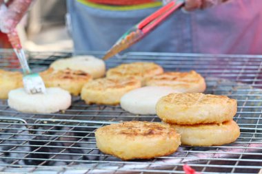 yumurta ile ızgara yapışkan pirinç