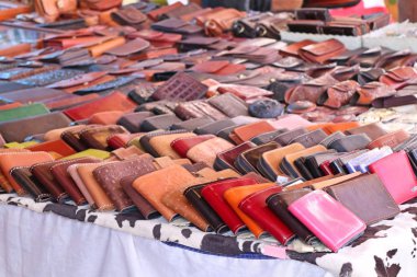 Dükkanı deri çanta ve deri