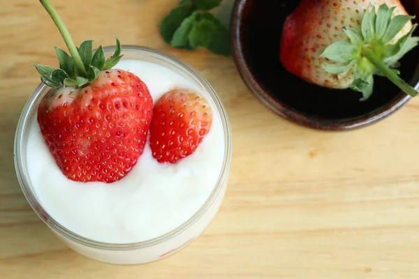 Fresh Strawberry Yogurt — Stock Photo, Image