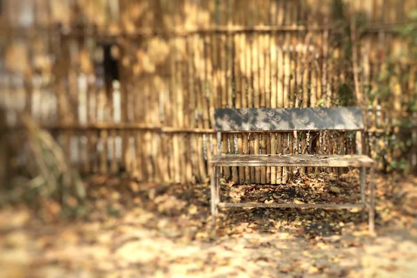 Старая Деревянная Скамейка — стоковое фото