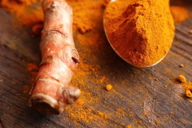 taze zerdeçal ve toz